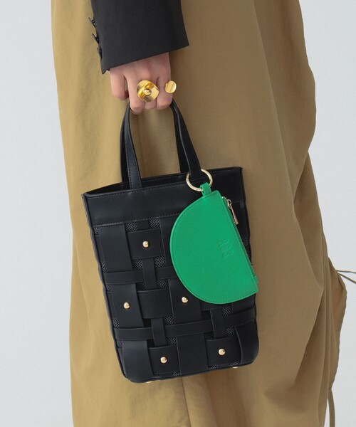 Ray BEAMS(レイビームス)の「RBS / リサイクル レザー メッシュ バッグ(ショルダーバッグ・レディース・ホワイト/ブラック・ONE SIZE)」の5枚目の写真