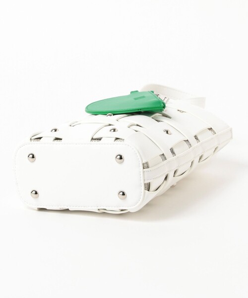 Ray BEAMS(レイビームス)の「RBS / リサイクル レザー メッシュ バッグ(ショルダーバッグ・レディース・ホワイト/ブラック・ONE SIZE)」の3枚目の写真