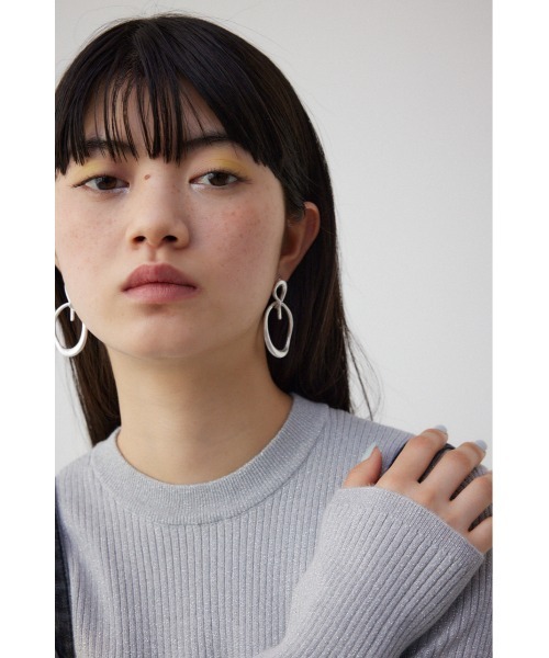 AZUL by moussy(アズールバイマウジー)の「ダルメタルリンクフープピアス(ピアス(両耳用)・レディース・シルバー/ゴールド系その他・FREE)」の3枚目の写真