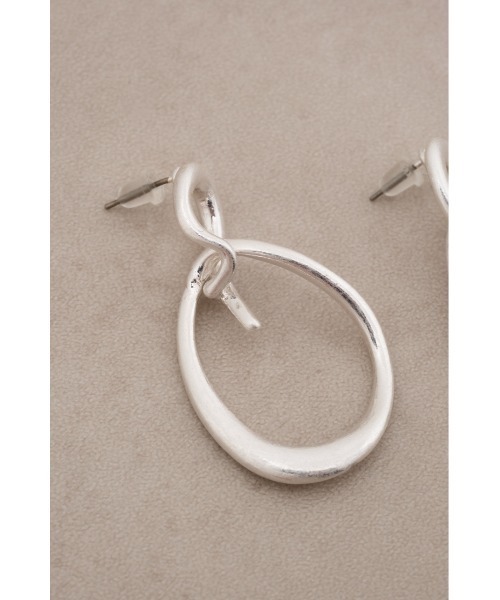 AZUL by moussy(アズールバイマウジー)の「ダルメタルリンクフープピアス(ピアス(両耳用)・レディース・シルバー/ゴールド系その他・FREE)」の7枚目の写真