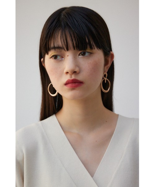 AZUL by moussy(アズールバイマウジー)の「ダルメタルリンクフープピアス(ピアス(両耳用)・レディース・シルバー/ゴールド系その他・FREE)」の8枚目の写真