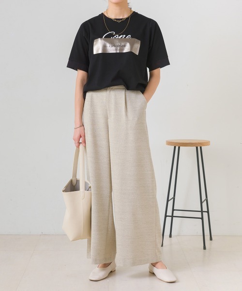 Bou Jeloud(ブージュルード)の「箔BOXロゴTシャツ(Tシャツ/カットソー・レディース・オフホワイト/ブラック・FREE)」の13枚目の写真