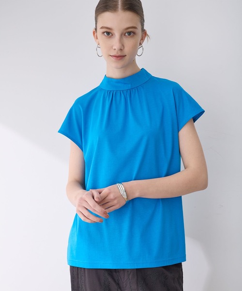 LE SOUK HOLIDAY(ルスークホリデー)の「【接触冷感】ギャザーネックフレンチスリーブTシャツ(Tシャツ/カットソー・レディース・オフホワイト/ブルー/ネイビー/ブラック・M/L)」の4枚目の写真