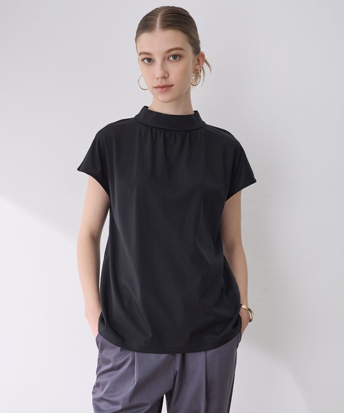 LE SOUK HOLIDAY(ルスークホリデー)の「【接触冷感】ギャザーネックフレンチスリーブTシャツ(Tシャツ/カットソー・レディース・オフホワイト/ブルー/ネイビー/ブラック・M/L)」の1枚目の写真
