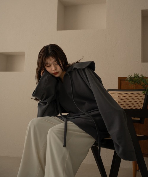 mideal（マイディール）の「collar sweat tunic / カラースウェットチュニック（スウェット・レディース・ベージュ/ブルーグレー・FREE）」の3枚目の写真