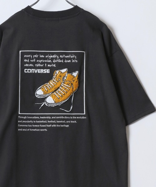 CONVERSE(コンバース)の「CONVERSE/コンバース シューズイラスト フロント/バック サガラ刺繍 ワンポイント 半袖Tシャツ レディース メンズ(Tシャツ/カットソー・レディース・ホワイト系その他2/ブルー/ブラック/ホワイト/ホワイト系その他/ホワイト系その他3/ベージュ/スミクロ・M/L/LL)」の6枚目の写真