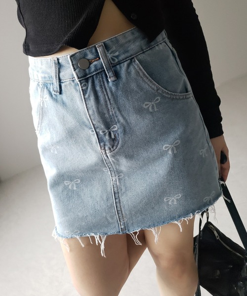 SALE *maje* リボンプリントデニムミニスカート セール】※※【 インパン裏地付き 】リボンプリントダメージ