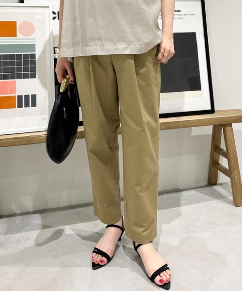 Doux archives（ドゥアルシーヴ）の「ワンタックコットンチノパンツ（チノパンツ・レディース・オフホワイト/ベージュ・MEDIUM/LARGE）」の21枚目の写真