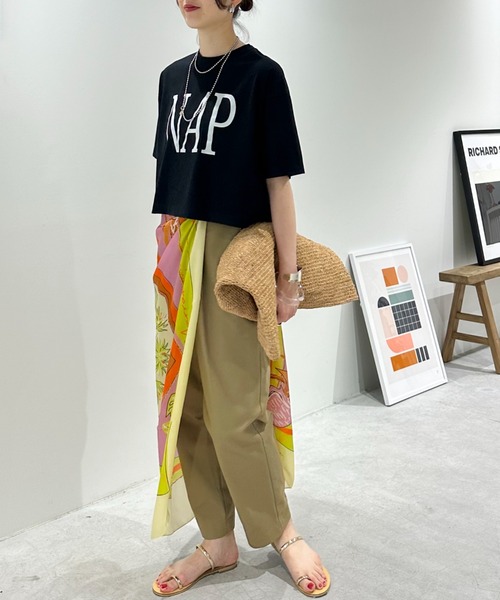Doux archives（ドゥアルシーヴ）の「ワンタックコットンチノパンツ（チノパンツ・レディース・オフホワイト/ベージュ・MEDIUM/LARGE）」の11枚目の写真