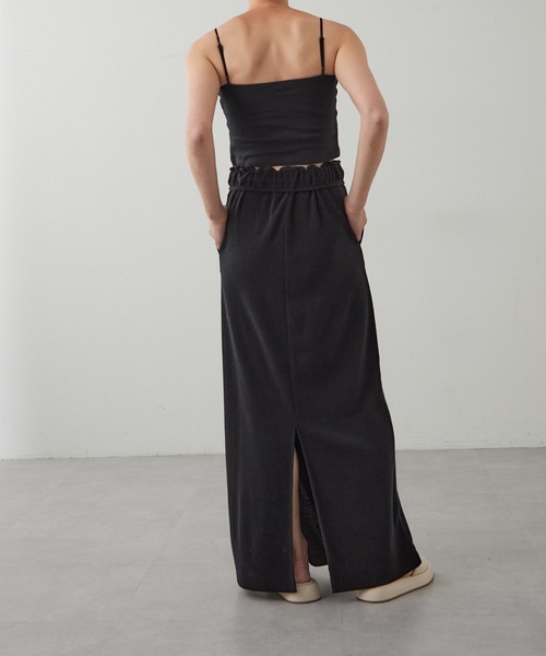 earthy（アーシー）の「【抗菌防臭】オーガニックコットンカップ付きクロップドキャミソール（キャミソール・レディース・ブラック/オフホワイト/グレー/ホワイト・SMALL/MEDIUM）」の6枚目の写真