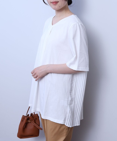 MB mint breeze(エムビーミントブリーズ)の「【L~5L 大きいサイズ】コットン天竺バックプリーツカットソー(Tシャツ/カットソー・レディース・ブラック/オフホワイト/ブルー・3L/4L/5L/LL/L)」の2枚目の写真