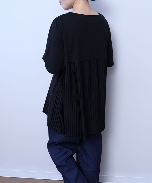 MB mint breeze(エムビーミントブリーズ)の「【L~5L 大きいサイズ】コットン天竺バックプリーツカットソー(Tシャツ/カットソー・レディース・ブラック/オフホワイト/ブルー・3L/4L/5L/LL/L)」の3枚目の写真