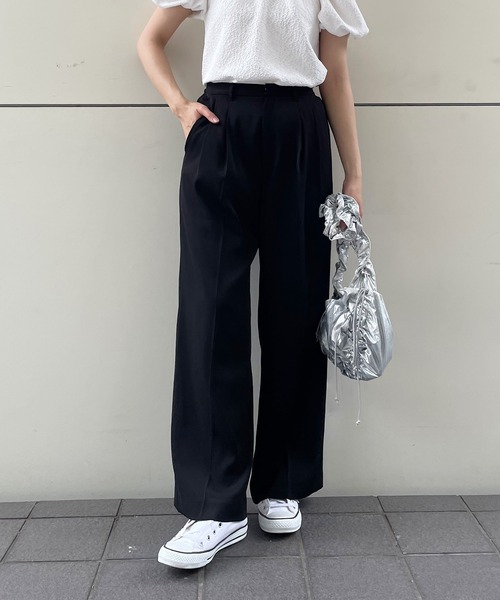 Stylevoice for xxx（スタイルヴォイスフォー）の「センタープレスタックワイドパンツ（その他パンツ・レディース・ベージュ/ブルー/ブラック・SMALL/MEDIUM）」の2枚目の写真