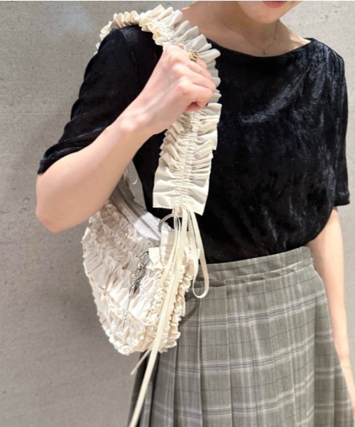 LILY BROWN(リリーブラウン)の「ブラッシュチュールギャザートップス(Tシャツ/カットソー・レディース・カーキ/ブラック/オレンジ/アイボリー・FREE)」の3枚目の写真