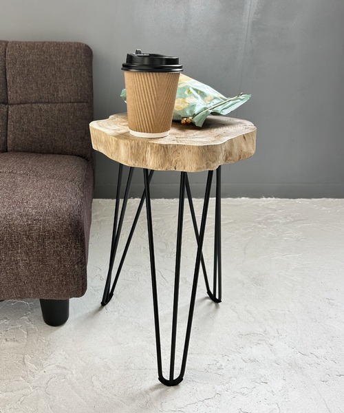 国産小楢(コナラ) アイアンレッグのスツール ハンドメイド <未来