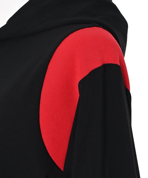 Narcissus(ナルシス)の「【N°21】 フードロングTシャツ(パーカー・レディース・ブラック・12Y/14Y)」の6枚目の写真