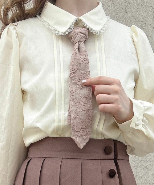 F i.n.t（フィント）の「ロングレースタイ付きブラウス/fint（シャツ/ブラウス・レディース・アイボリー/ホワイト×グレー・FREE）」の2枚目の写真