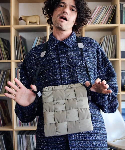 ADAM PATEK（アダムパテック）の「ADAMPATEK/braided polyester drawstring bag/編み込みナイロン巾着バッグ(AP2429027)（ハンドバッグ・レディース・ブラック/グレー・FREE）」の5枚目の写真