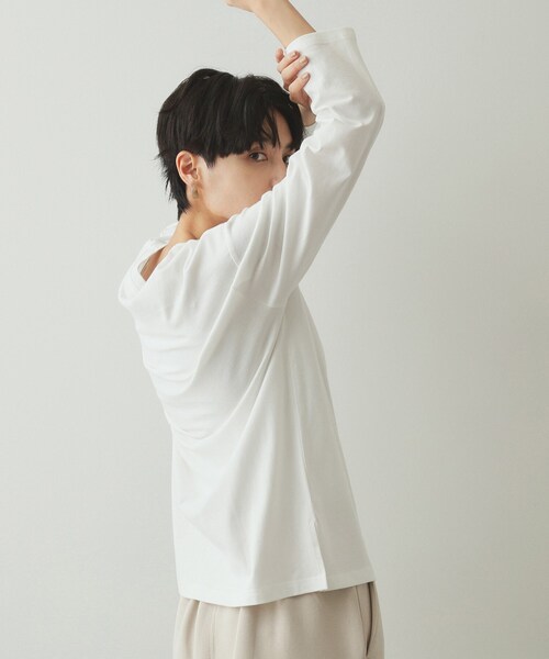 OPAQUE.CLIP（オペークドットクリップ）の「◆箔ロゴプリント ロングTシャツ【洗濯機洗い可】（Tシャツ/カットソー・レディース・ブラウン系/ホワイト/ダークグレー・38/40）」の4枚目の写真