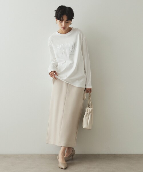 OPAQUE.CLIP（オペークドットクリップ）の「◆箔ロゴプリント ロングTシャツ【洗濯機洗い可】（Tシャツ/カットソー・レディース・ブラウン系/ホワイト/ダークグレー・38/40）」の5枚目の写真