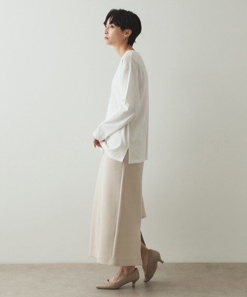 OPAQUE.CLIP（オペークドットクリップ）の「◆箔ロゴプリント ロングTシャツ【洗濯機洗い可】（Tシャツ/カットソー・レディース・ブラウン系/ホワイト/ダークグレー・38/40）」の6枚目の写真