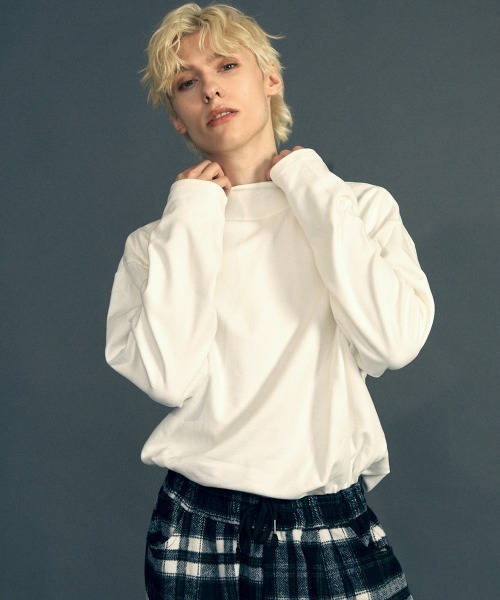 Shoowtime(ショウタイム)の「High neck oversized fleece inner top / ハイネックオーバーサイズフリースインナートップス(ニット/セーター・メンズ・アイボリー/ホワイト/バーガンディー/ブラック/ブラウン・MEDIUM/X-LARGE/LARGE)」の7枚目の写真