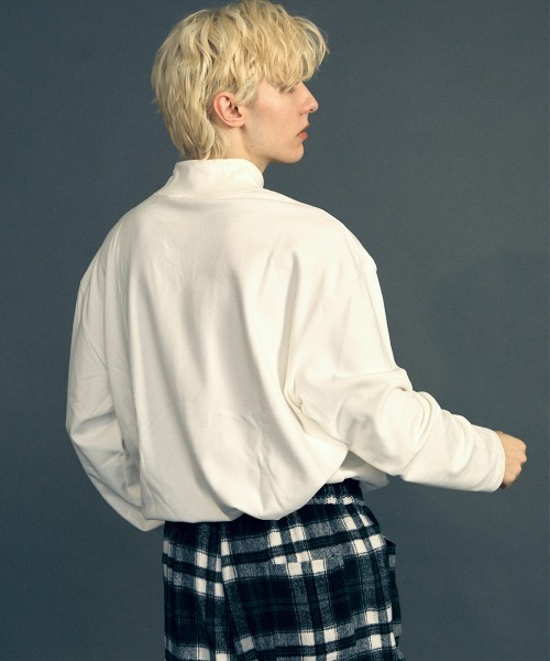 Shoowtime(ショウタイム)の「High neck oversized fleece inner top / ハイネックオーバーサイズフリースインナートップス(ニット/セーター・メンズ・アイボリー/ホワイト/バーガンディー/ブラック/ブラウン・MEDIUM/X-LARGE/LARGE)」の11枚目の写真