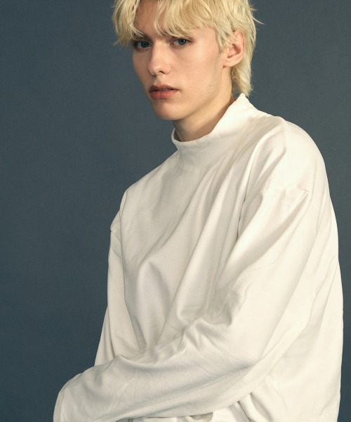 Shoowtime(ショウタイム)の「High neck oversized fleece inner top / ハイネックオーバーサイズフリースインナートップス(ニット/セーター・メンズ・アイボリー/ホワイト/バーガンディー/ブラック/ブラウン・MEDIUM/X-LARGE/LARGE)」の12枚目の写真