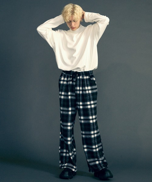 Shoowtime(ショウタイム)の「High neck oversized fleece inner top / ハイネックオーバーサイズフリースインナートップス(ニット/セーター・メンズ・アイボリー/ホワイト/バーガンディー/ブラック/ブラウン・MEDIUM/X-LARGE/LARGE)」の16枚目の写真