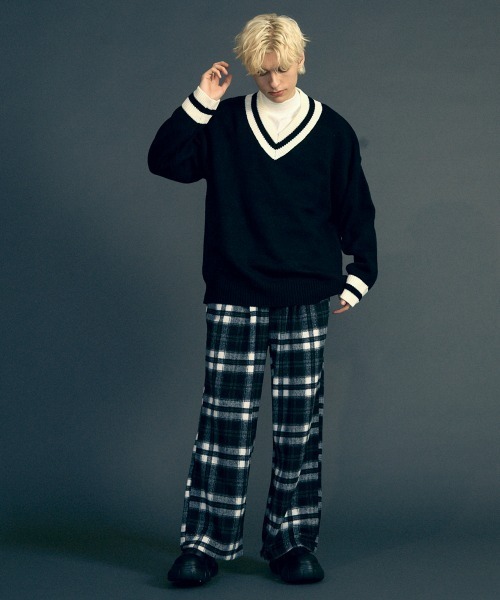 Shoowtime(ショウタイム)の「High neck oversized fleece inner top / ハイネックオーバーサイズフリースインナートップス(ニット/セーター・メンズ・アイボリー/ホワイト/バーガンディー/ブラック/ブラウン・MEDIUM/X-LARGE/LARGE)」の22枚目の写真