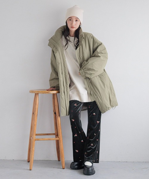 LOWRYS FARM（ローリーズファーム）の「ベロアシシュウフレアパンツ　250463（その他パンツ・レディース・ブラック/ブラウン・FREE）」の3枚目の写真