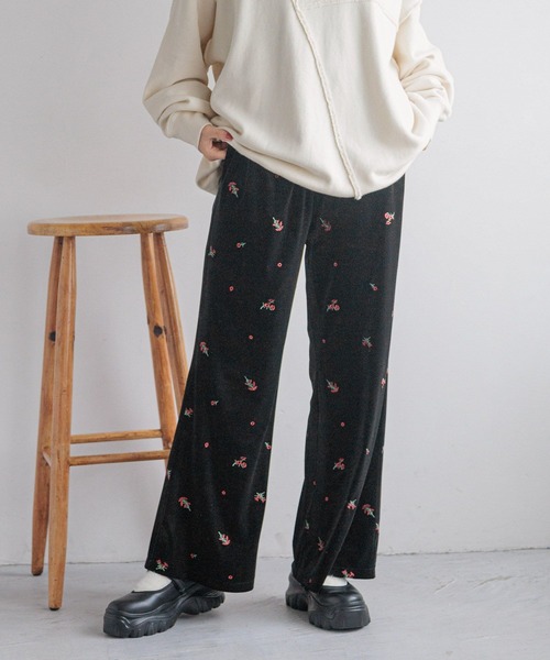 LOWRYS FARM（ローリーズファーム）の「ベロアシシュウフレアパンツ　250463（その他パンツ・レディース・ブラック/ブラウン・FREE）」の8枚目の写真