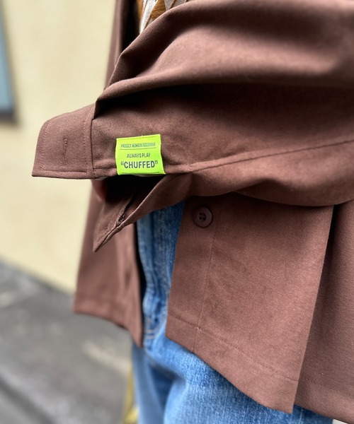 mi via loca(ミヴィアロカ)の「Vintageライク ハートラメ ロゴ ワンポイント刺繍 オーバーサイズシャツ(シャツ/ブラウス・レディース・ブラック/ベージュ/ブラウン・FREE)」の7枚目の写真