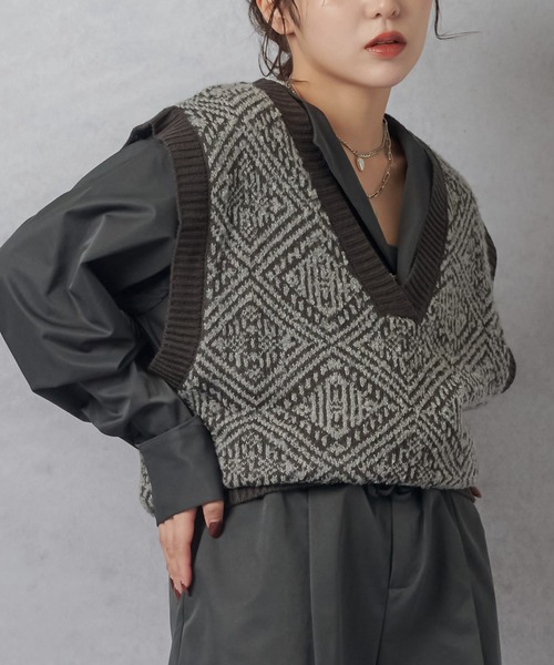 Lull（ルル）の「【Lull / ルル】セットアップ対応 / ジオメトリックニットベスト（ニット/セーター・レディース・ベージュ/グレー・ONESIZE）」の21枚目の写真