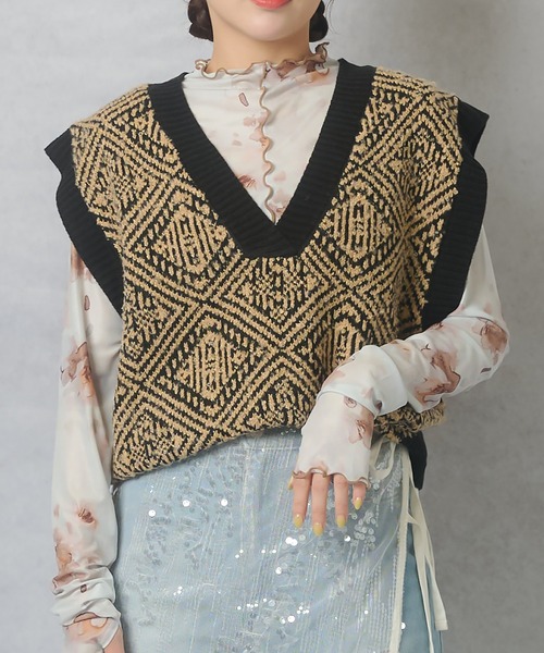 Lull（ルル）の「【Lull / ルル】セットアップ対応 / ジオメトリックニットベスト（ニット/セーター・レディース・ベージュ/グレー・ONESIZE）」の8枚目の写真