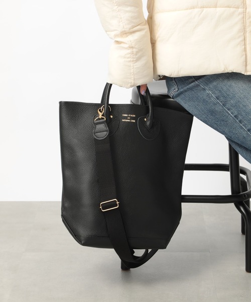 YOUNG&OLSEN The DRYGOODS STORE(ヤングアンドオルセン)の「【YOUNG&OLSEN】EMBOSSED LEATHER HAVERSACK M(トートバッグ・レディース・ベージュ系2/ブラウン系その他3/ブルー系その他2/グレー系その他2/ブラック/ブラウン・FREE)」の12枚目の写真