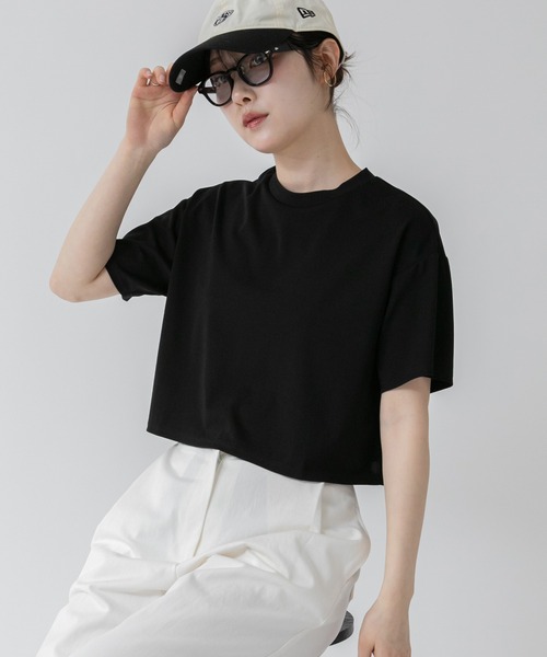 HEILIS(ヘイリス)の「クルーネックベーシッククロップドTシャツ/【ZOZO限定】短丈 コンパクト 韓国 カットソー ホワイト 白T ブラック グレー(Tシャツ/カットソー・レディース・ブラック/グレー/オフホワイト・FREE)」の1枚目の写真