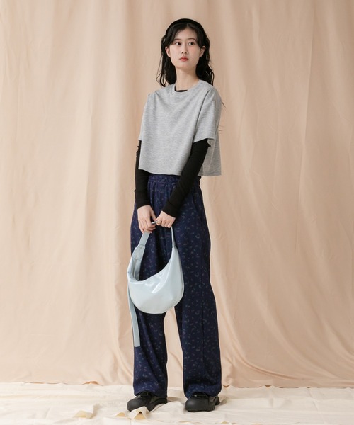 HEILIS(ヘイリス)の「クルーネックベーシッククロップドTシャツ/【ZOZO限定】短丈 コンパクト 韓国 カットソー ホワイト 白T ブラック グレー(Tシャツ/カットソー・レディース・ブラック/グレー/オフホワイト・FREE)」の4枚目の写真