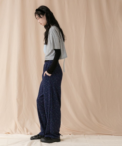HEILIS(ヘイリス)の「クルーネックベーシッククロップドTシャツ/【ZOZO限定】短丈 コンパクト 韓国 カットソー ホワイト 白T ブラック グレー(Tシャツ/カットソー・レディース・ブラック/グレー/オフホワイト・FREE)」の6枚目の写真