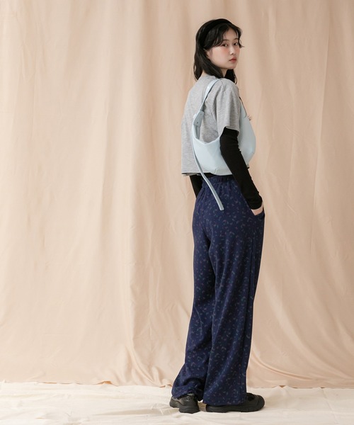 HEILIS(ヘイリス)の「クルーネックベーシッククロップドTシャツ/【ZOZO限定】短丈 コンパクト 韓国 カットソー ホワイト 白T ブラック グレー(Tシャツ/カットソー・レディース・ブラック/グレー/オフホワイト・FREE)」の7枚目の写真