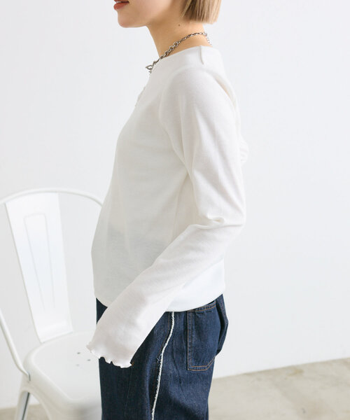 w closet(ダブルクローゼット)の「フリルネーム付テレコプルオーバー(Tシャツ/カットソー・レディース・オフホワイト/ブラック・FREE)」の11枚目の写真
