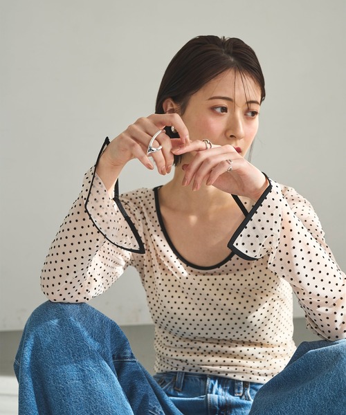 meilmada（メイルマダ）の「2wayフロッキードットシアートップス（Tシャツ/カットソー・レディース・アイボリー/ブラック・FREE）」の5枚目の写真