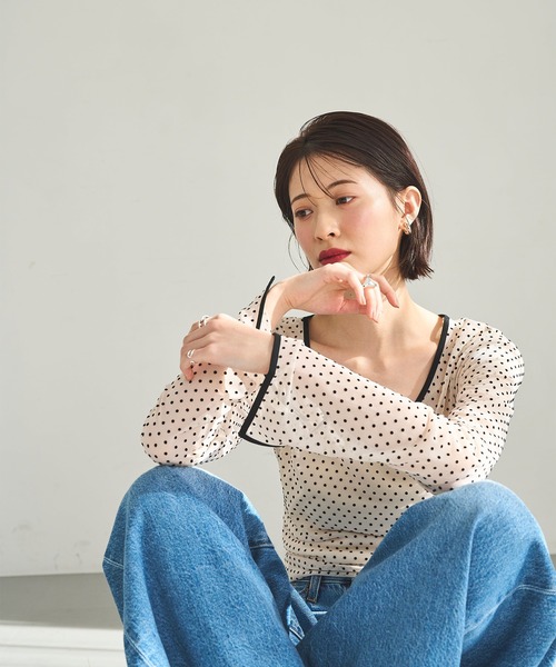 meilmada（メイルマダ）の「2wayフロッキードットシアートップス（Tシャツ/カットソー・レディース・アイボリー/ブラック・FREE）」の6枚目の写真