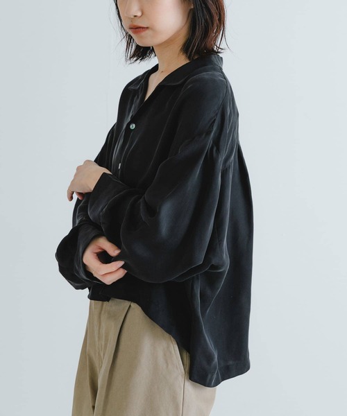 URBAN RESEARCH(アーバンリサーチ)の「new basic キュプラショートシャツ(シャツ/ブラウス・レディース・ブラック/オフホワイト/キャメル・FREE)」の3枚目の写真