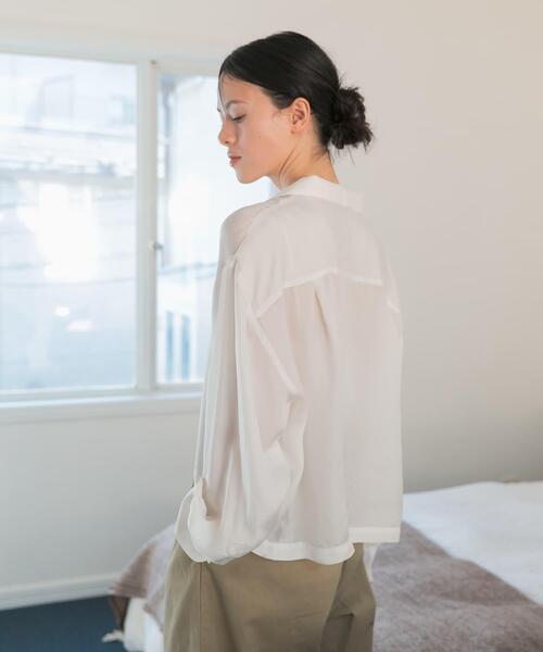 URBAN RESEARCH(アーバンリサーチ)の「new basic キュプラショートシャツ(シャツ/ブラウス・レディース・ブラック/オフホワイト/キャメル・FREE)」の7枚目の写真