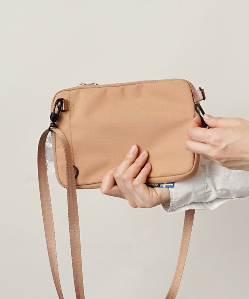 moz（モズ）の「moz(モズ) 撥水 スマホショルダーバッグ ZZRK-03（ショルダーバッグ・レディース・トリコロール/ブラック/アイボリー/グレイッシュブルー/キャメル・ONE SIZE）」の13枚目の写真