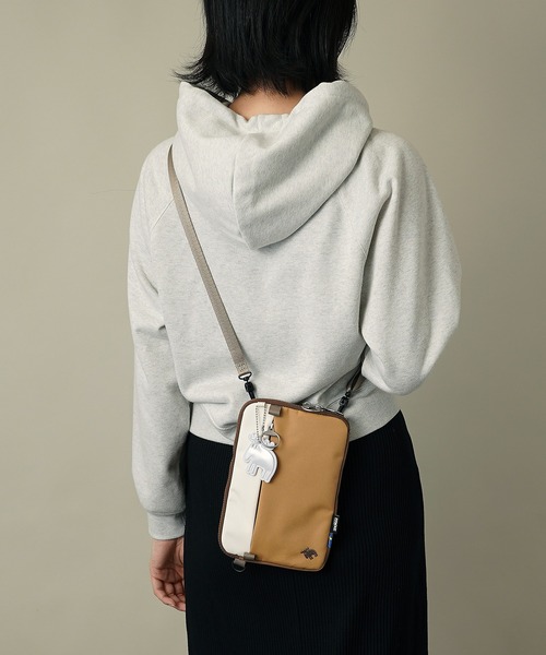 moz(モズ)の「moz(モズ) 撥水 スマホショルダーバッグ ZZRK-03(ショルダーバッグ・レディース・トリコロール/ブラック/アイボリー/グレイッシュブルー/キャメル/ライトグレー系/ブラック系/ブラウン系その他・ONE SIZE)」の10枚目の写真