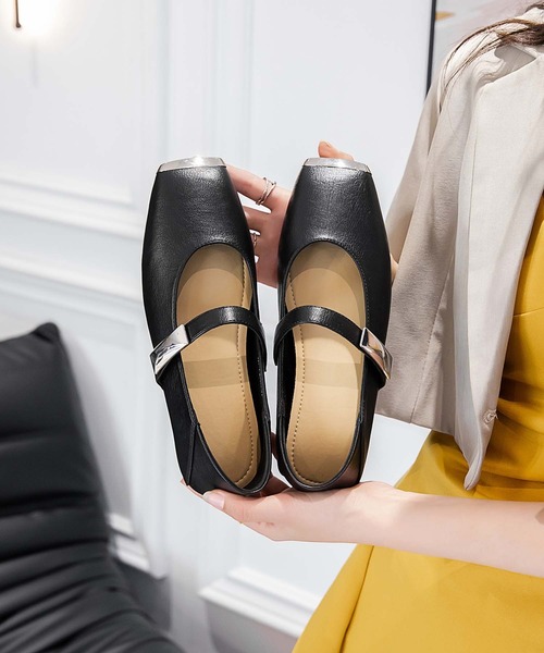 shoes365(シューズスリーシックスファイヴ)の「【shoes 365】スクエアトゥメリージェーンシューズ(パンプス・レディース・ブラック/オフホワイト・25.0cm/24.5cm/24.0cm/23.5cm/23.0cm/22.5cm)」の5枚目の写真