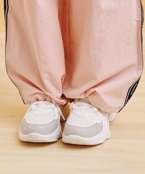 PINK-latte（ピンクラテ）の「ロゴラインパラシュートパンツ（その他パンツ・キッズ・アイボリー/ベビーピンク/ブラック・16/13/15 /14）」の10枚目の写真