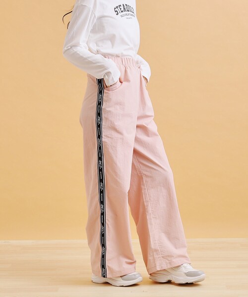 PINK-latte（ピンクラテ）の「ロゴラインパラシュートパンツ（その他パンツ・キッズ・アイボリー/ベビーピンク/ブラック・16/13/15 /14）」の22枚目の写真